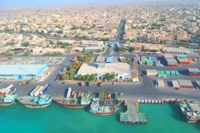 ترخیص تخصصی کالا از گمرک بندر لنگه، شامل ترخیص خودرو، لوازم خانگی و ماشینآلات راهسازی. خدمات جامع ترخیص کالا، مشاوره و کاهش هزینهها